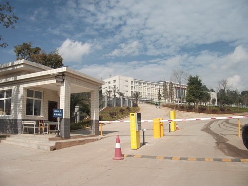 云南盛翔------云南省安寧市職業(yè)高級中學(xué)綜合實訓(xùn)樓工程