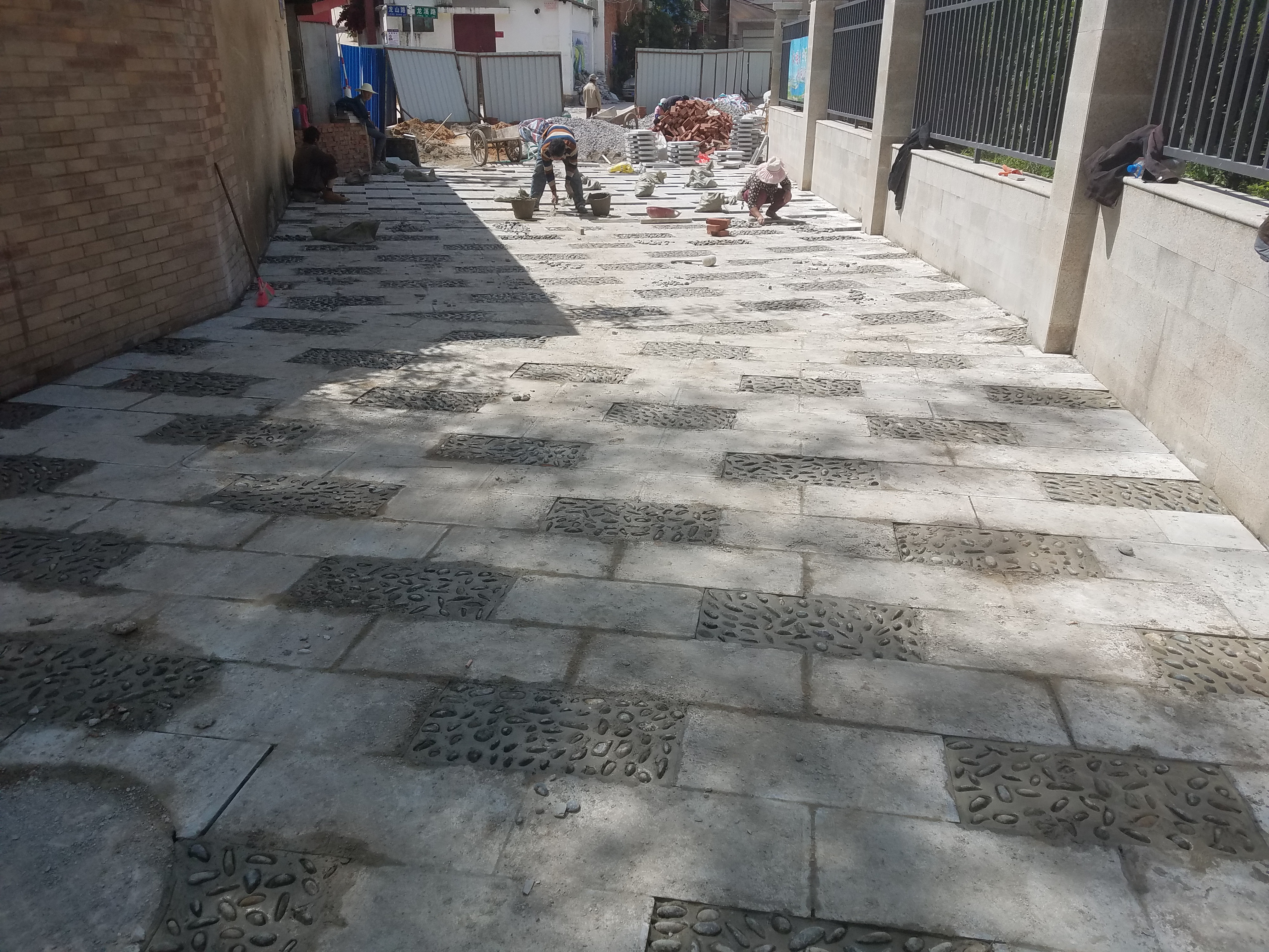 溫泉?jiǎng)?chuàng)建文明城市龍溪路段改造項(xiàng)目