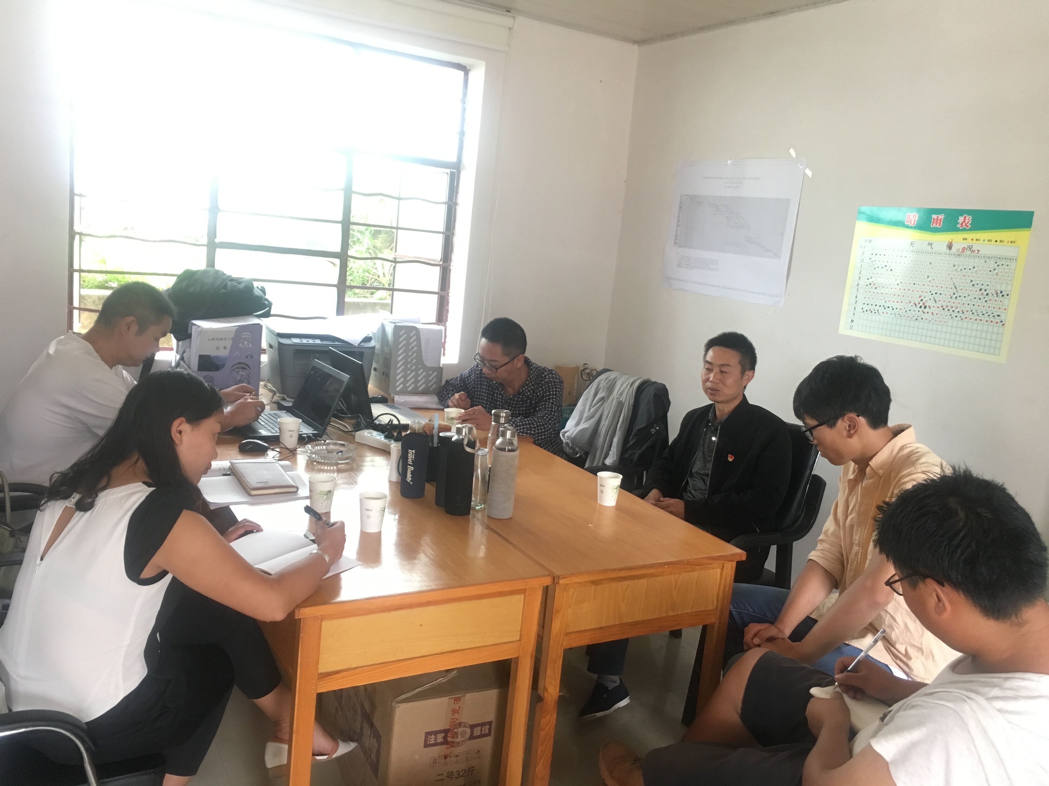 住建局黨委到320國道提升工程項(xiàng)目部開展工作交流會