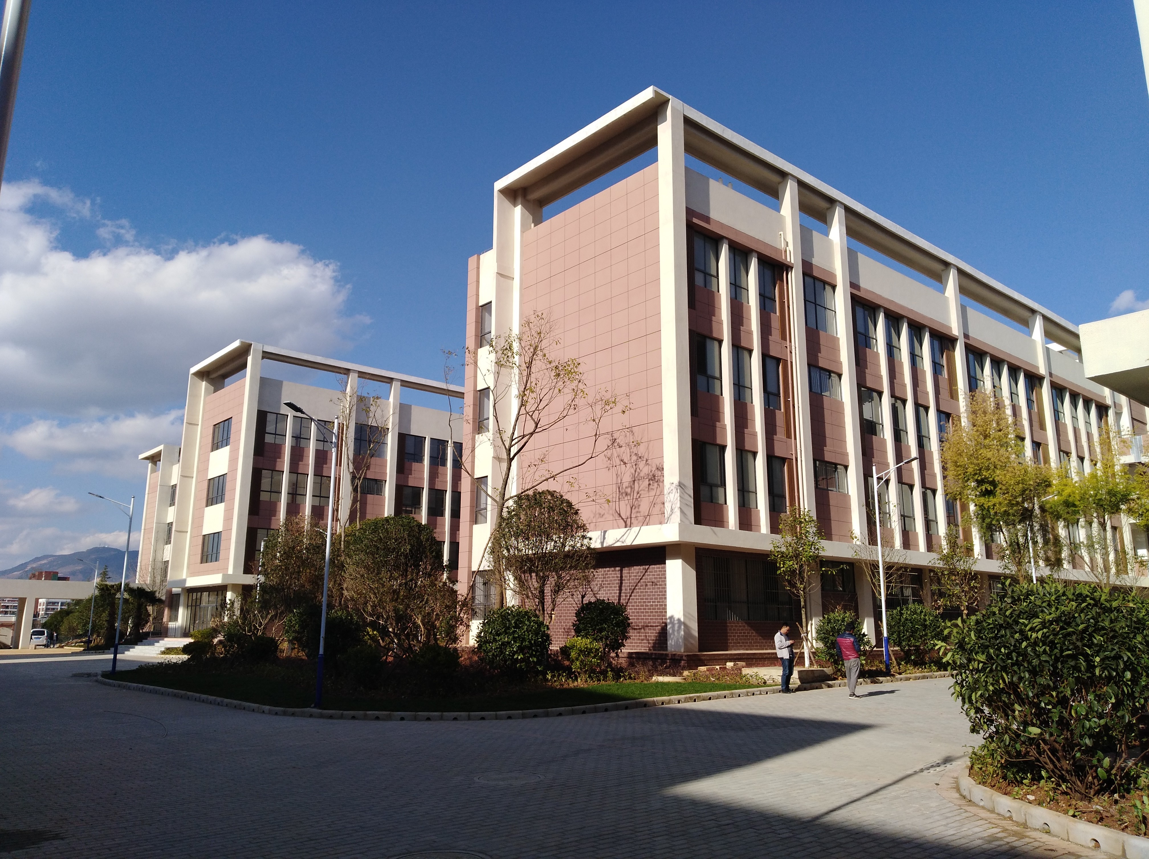 安寧市實驗學校石江校區(qū)（二、三標段）竣工驗收