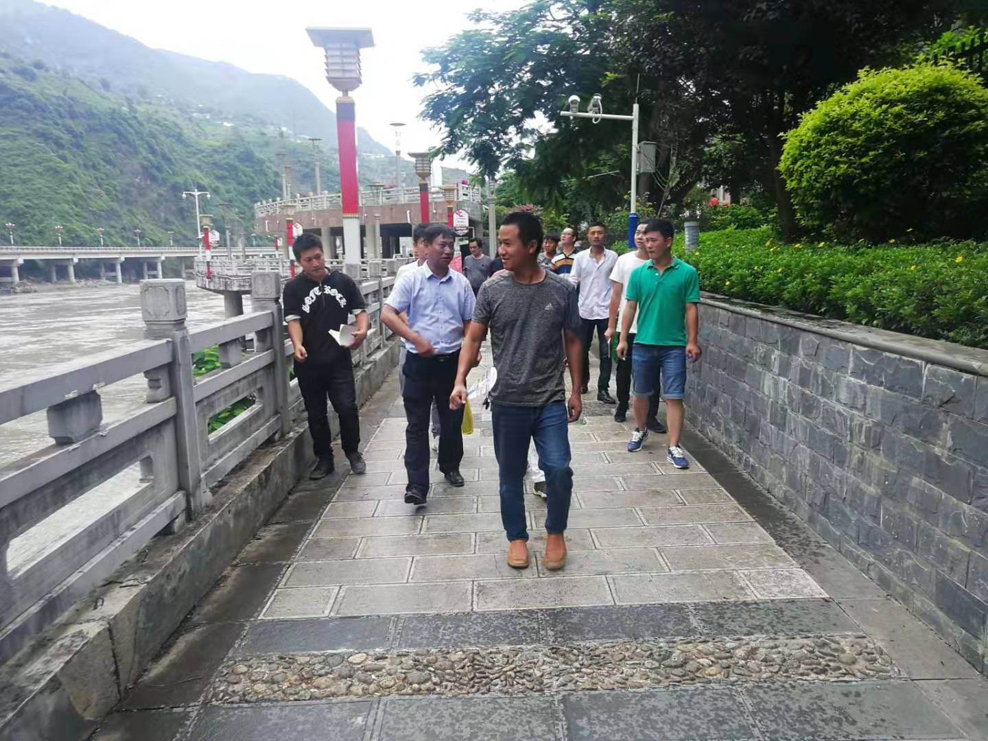 瀘水市賴(lài)茂新區(qū)市政道路景觀提升改造建設(shè)項(xiàng)目預(yù)驗(yàn)收